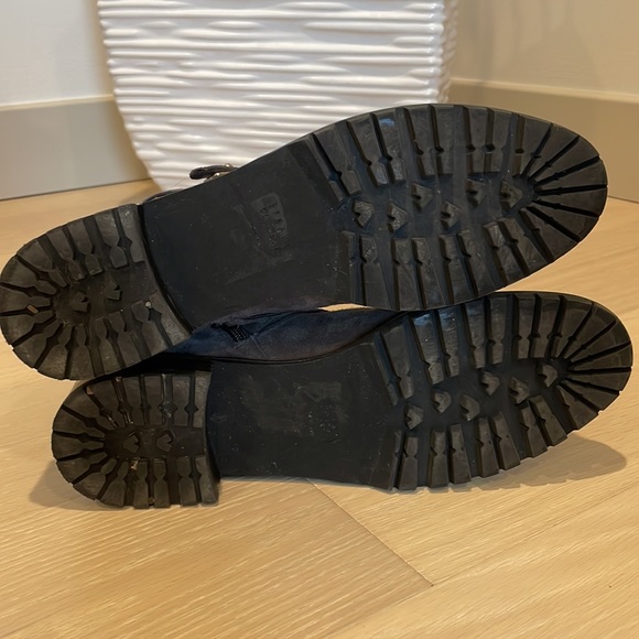 Suede ankle boots - Picture 7 of 9